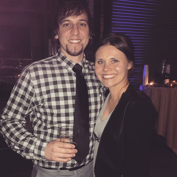 Meet your Posher, Nichole - Picture 2 of 3